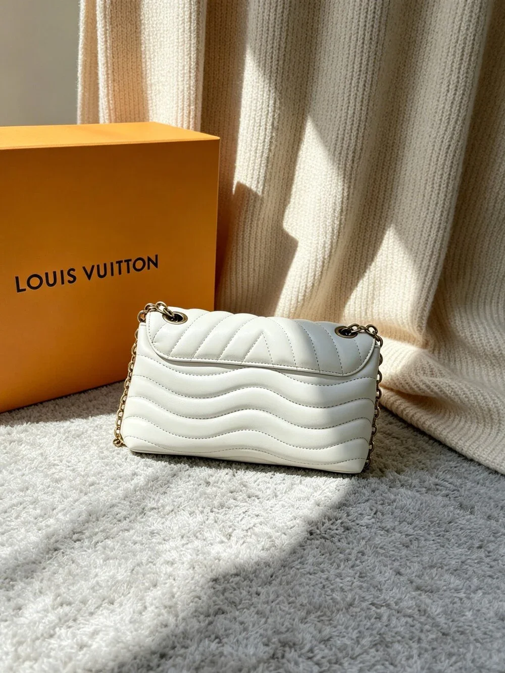 Louis Vuitton New Wave Chain Bag MM White